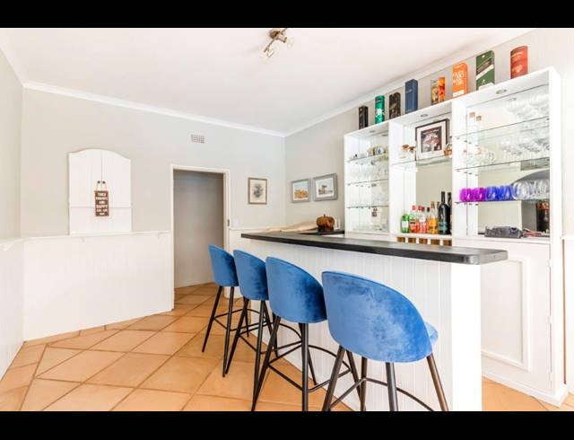3 BEDROOM FREEHOLD SOLD IN BRYANSTON